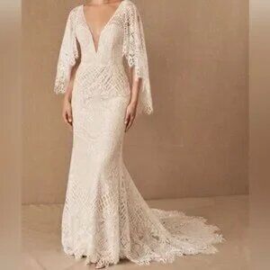 NWOT Lace Boho Ivory Unique Cape Dress